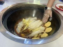 -雪乡人家东北菜·铁锅炖一切(高斯路店)
