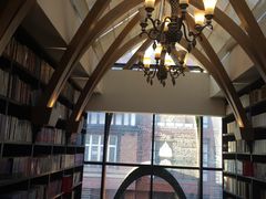 -钟书阁(松江泰晤士小镇店)