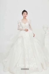 -Lady  Jane高端婚纱礼服馆