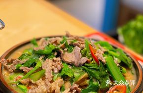 Stir-Fried Beef Hor Fun