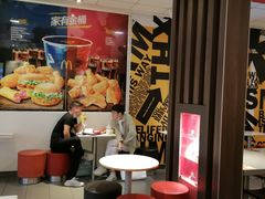 -麦当劳(汉口火车站候车室店)