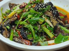 -有红鸡毛店·川菜(建设路店)