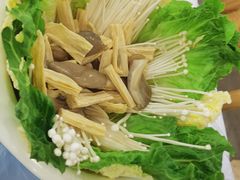 -霄汉牛三鲜湖北砂锅菜(万松园2店)