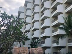 -亚龙湾喜来登·美景台大堂吧