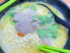 -志权牛肉面(灵山路店)