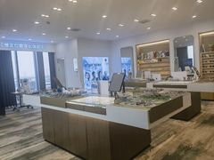 -三目眼镜·蔡司视觉合作店(青浦宝龙店)