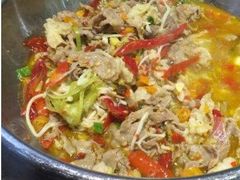 -阿瓦山寨·湘菜现炒·剁椒鱼头王(咸阳总店)