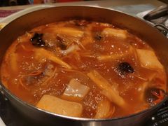 -尚尚仙·酸汤猪手·猪肚鸡火锅(华联万柳购物中心店)