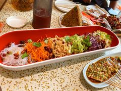 大拌菜-小董哥烤串·爆汁大油边(故宫店)