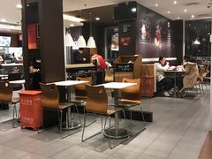 用餐区-肯德基(大兴火车站店)