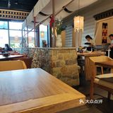 第一次喝藏茶，有点像沱茶，第一次吃藏区点心，感觉就像米花糖