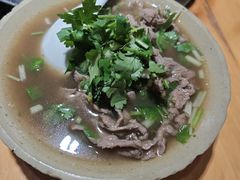 碗碗嫩牛肉翘脚-大众跷脚牛肉馆·非遗传承单位(峨眉山店)