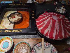 -老牌坊云南鱼豆花火锅(哈西万达店)