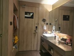 -西安大雁塔科技大学地铁站亚朵酒店