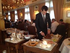 老道的服务员-Restaurant Paul Bocuse