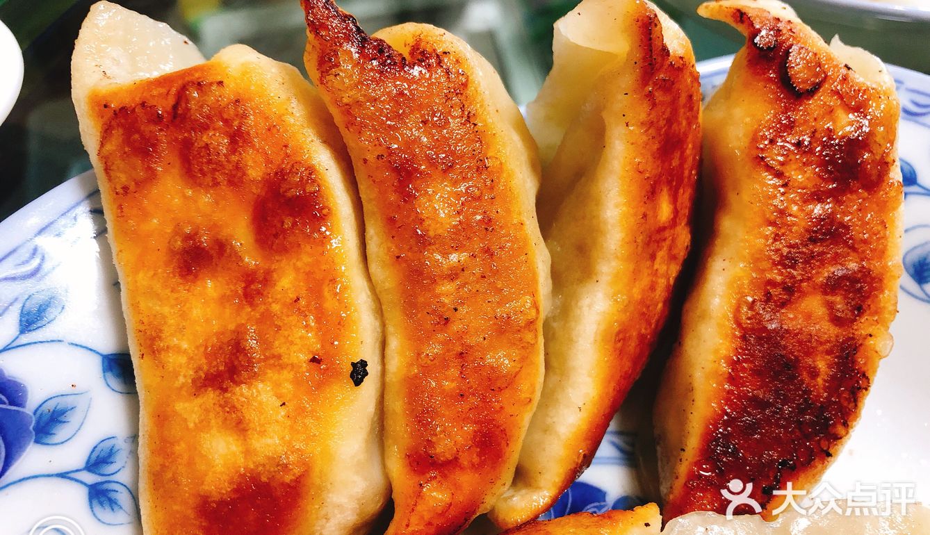 饺子大变身，红太狼的平底锅还有这个用处！