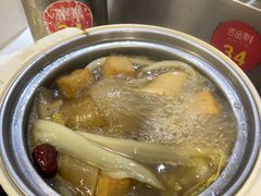 菌汤锅底-百品聚旋转火锅(万德庄店)