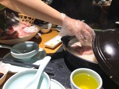 -洪氏嗨捞·广东猪肚鸡·椰子鸡火锅(西咸万象城店)