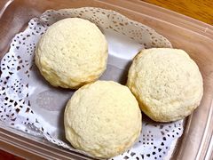 脆皮流沙包-皇朝会.经典传统粤菜(外滩店)