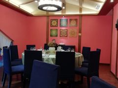 -香巴拉云南餐厅(华莱坞店)