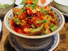-沪小二炭火蛙锅(淮海中路美食不夜城店)