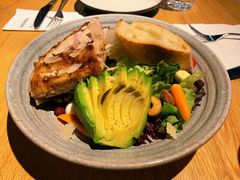 鸡胸肉牛油果沙拉-The Diner X餐厅(青岛万象城店)