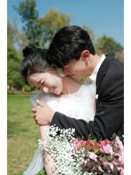 -雪中彩影婚纱摄影·微光艺术中心