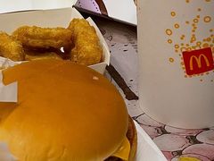 -麦当劳(上海虹桥站30B检票口楼上)