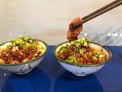 路边嫩牛肉-马路边边 传媒大学店