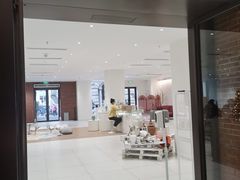 门面-潮一不贰·法式甜品·生日蛋糕·西式简餐(外滩店)