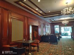 -深圳富苑皇冠假日套房酒店