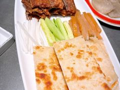 烙饼卷带鱼-北平小馆·烤鸭·家常菜(磨房北里店)