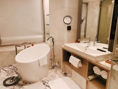 -上海漕河泾万丽酒店