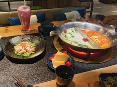 -湊湊火锅·茶憩(南京东路悦荟店)