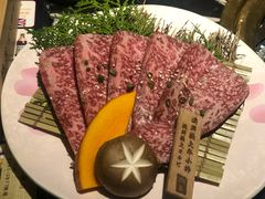 -山川小町·极番烧肉(新地假日广场店)