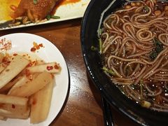 -爆炸头阿姨小四川正宗川味小吃(无任何分店)
