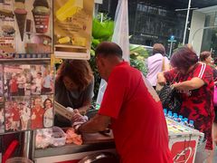 -詹爷爷乌节路街头冰淇淋
