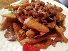 烤肉炒馕-阿里家·新疆烤肉酒場 by MIG