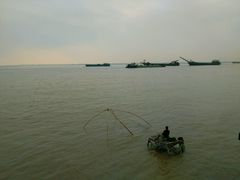 -巴陵广场