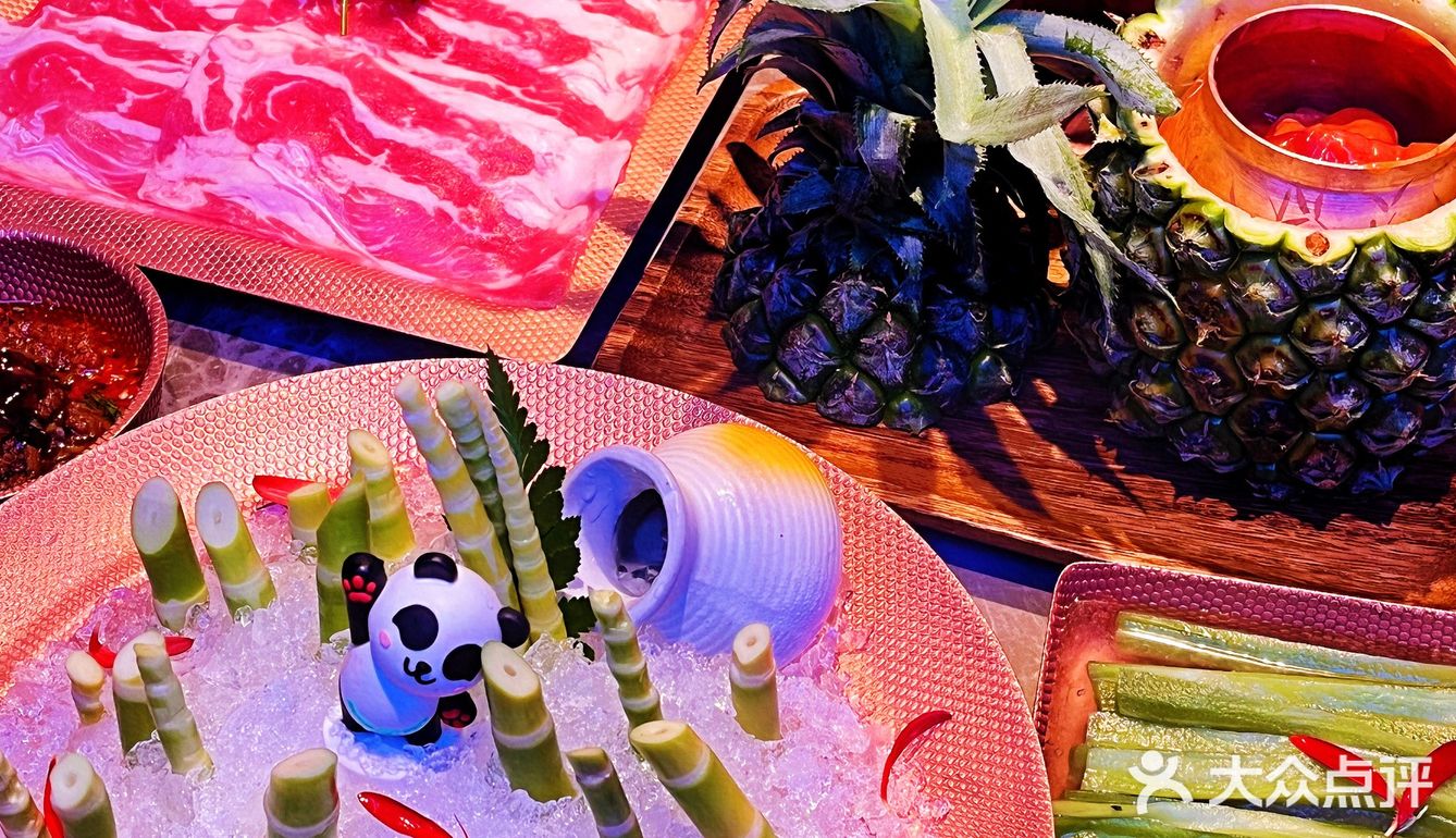 看👀深圳有个萌萌哒的熊猫烫🐼火锅