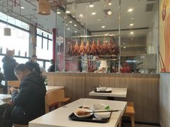 大堂-百事佳烧鸭牛腩(上海虹桥站店)
