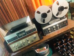 -Cuc Gach Quan Restaurant