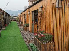 -冰冰龙虾·江湖菜·花园江景餐厅