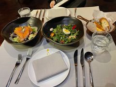 烟熏三文鱼色拉-YUE·6·西式融合餐厅(外滩六号店)