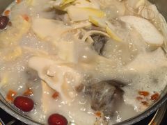 -三人行骨头王火锅(长寿店)