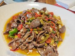 -头上红煨盐鸡·非遗院子餐厅