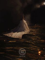 点击看大图 -Renee芮亦婚纱