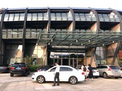 -上海滴水湖皇冠假日酒店