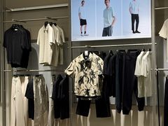 -王府井奥莱临潼小镇(临潼店)
