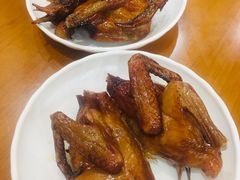 红烧乳鸽-煲煲掂风味煲仔饭餐厅(西区店)